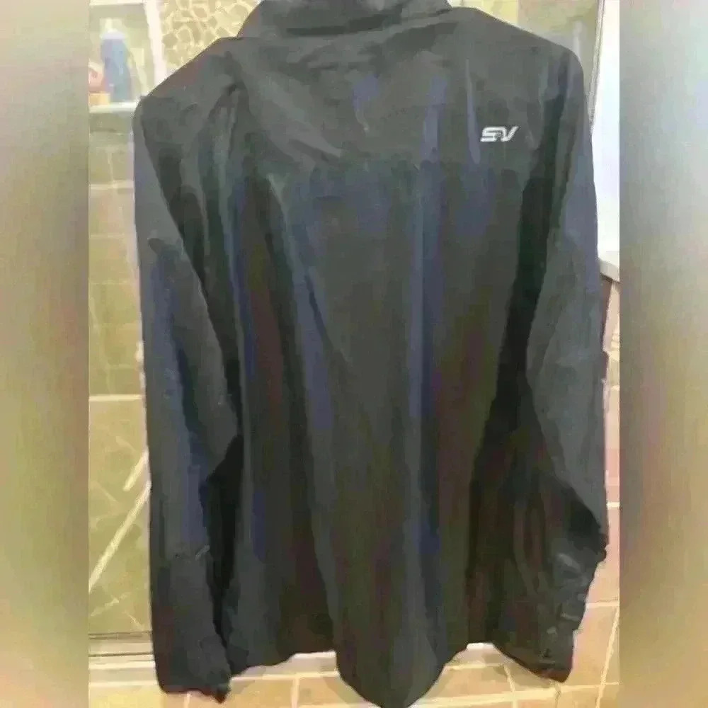 Rocky SP windbreaker in men’s size XL. In great condition. - Picture 2 of 3